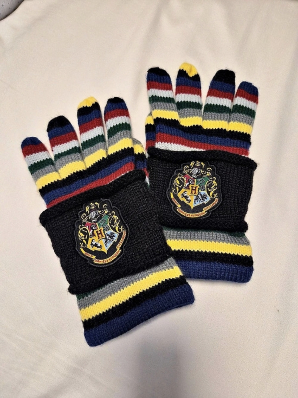 Universal Studios Harry Potter Hogwarts Crest Striped Knit Gloves